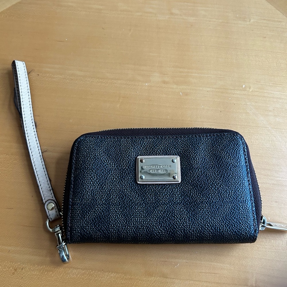 Women’s Michael Kors Wristlet